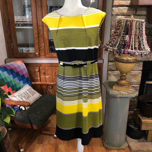 ILE NEW YORK SIZE 12 BLACK & YELLOW SLEEVELESS CAREER DRESS. EUC BELT INCLUDED - Picture 1 of 5